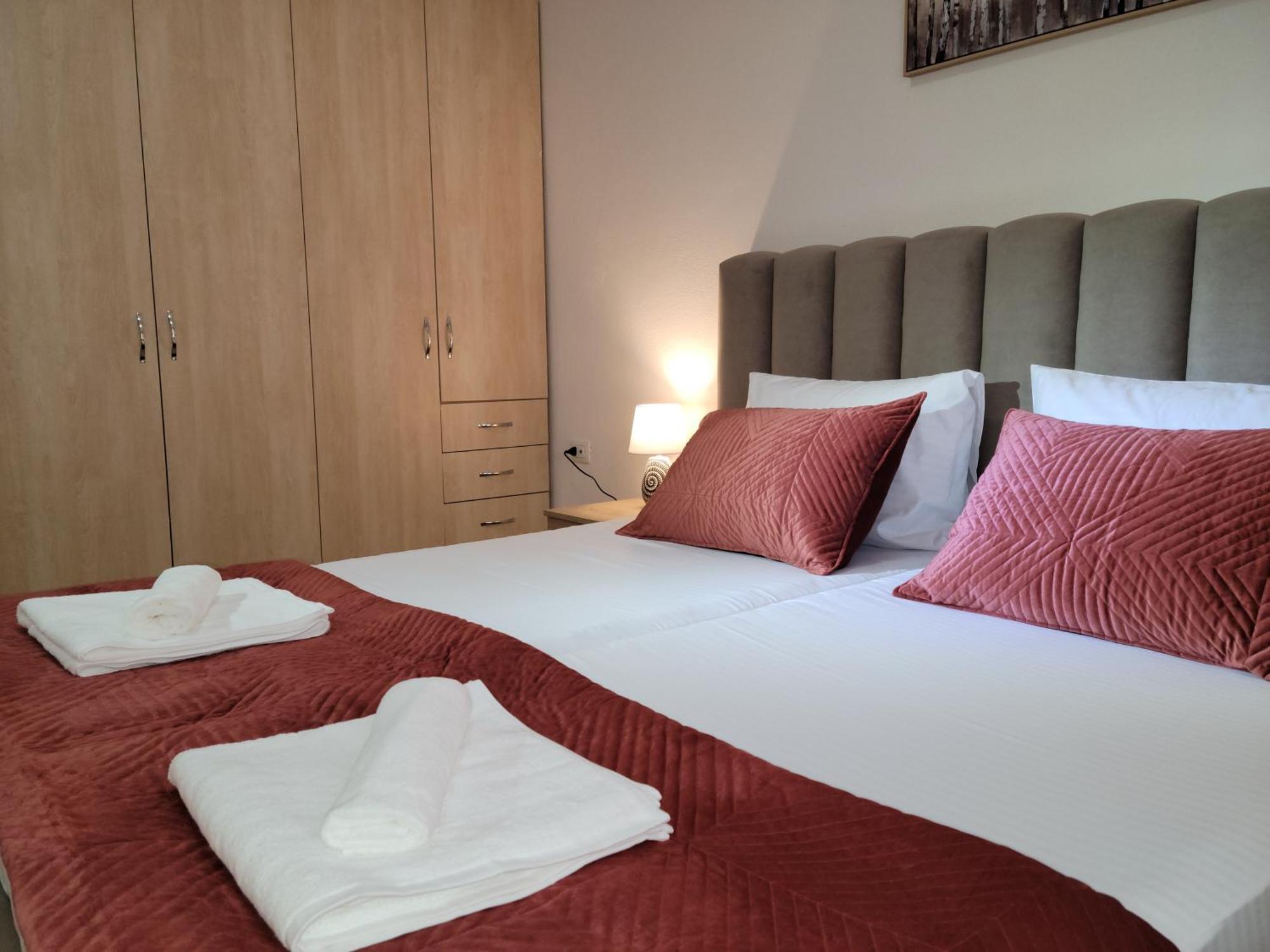 Gledis Apartment Tirana - Panoramic City Terrace Bagian luar foto