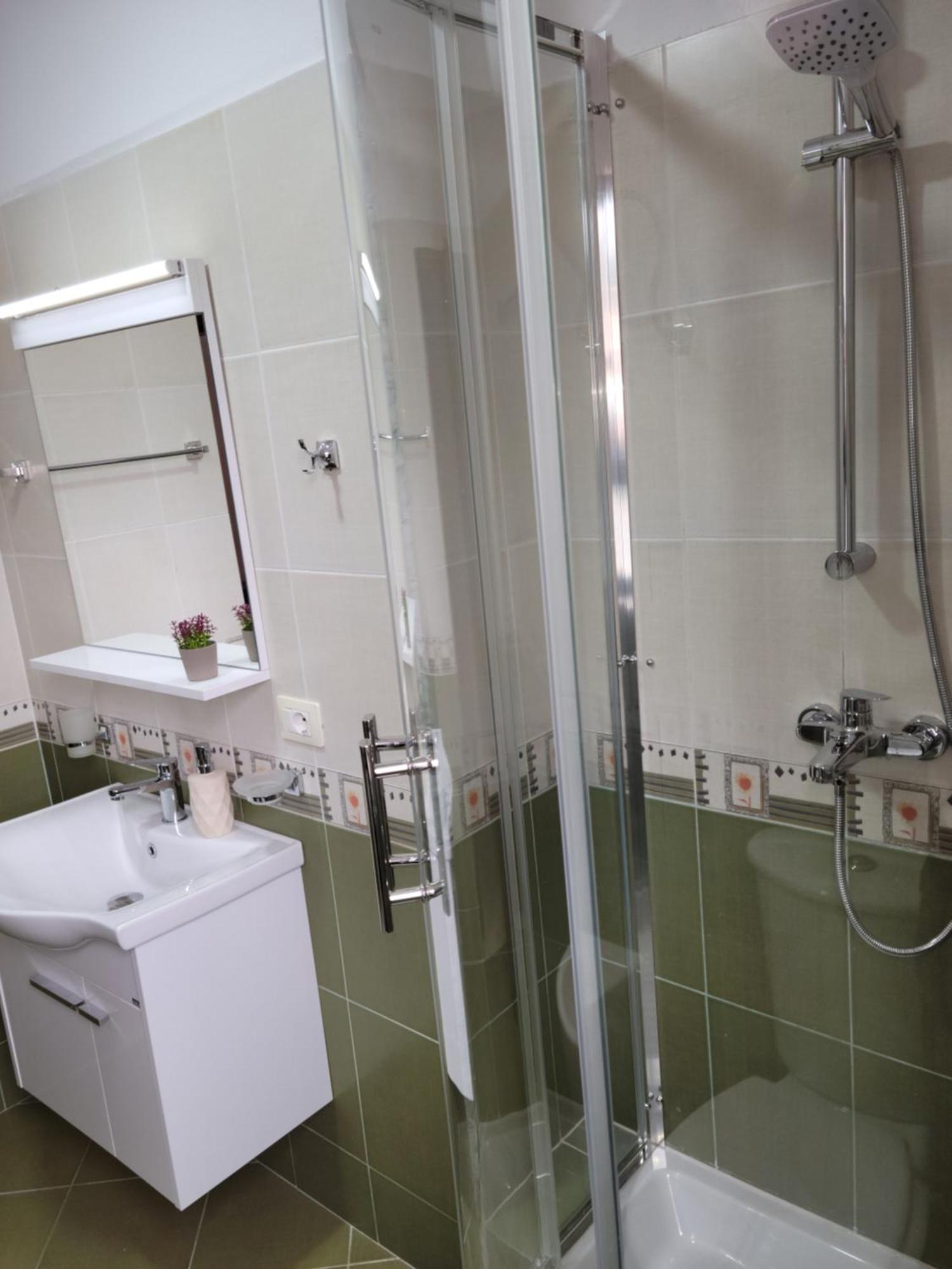 Gledis Apartment Tirana - Panoramic City Terrace Bagian luar foto